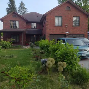 Homestay Luxury At Military Trail, Toronto